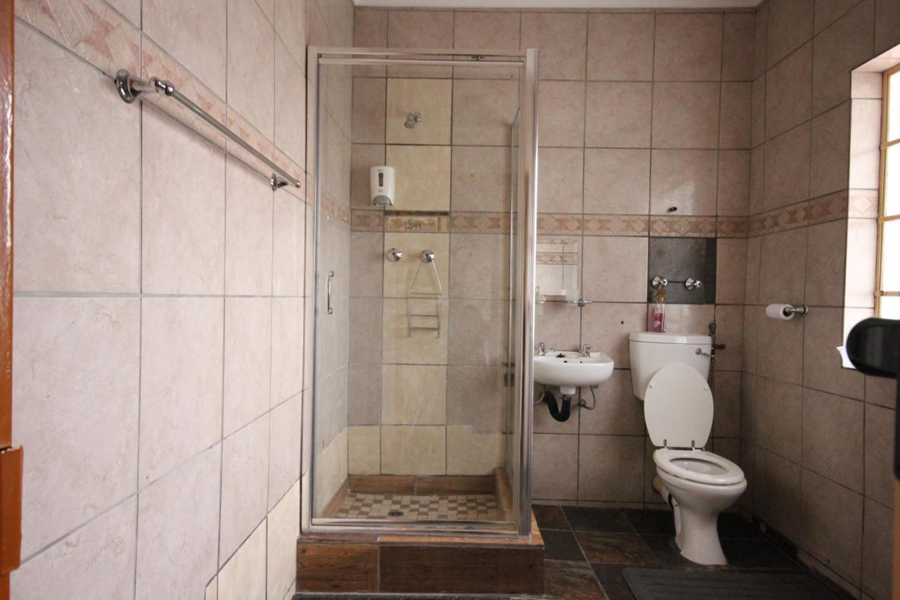 Ingwe Guesthouse Mbombela Екстериор снимка