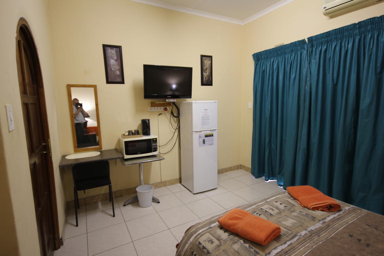 Ingwe Guesthouse Mbombela Екстериор снимка